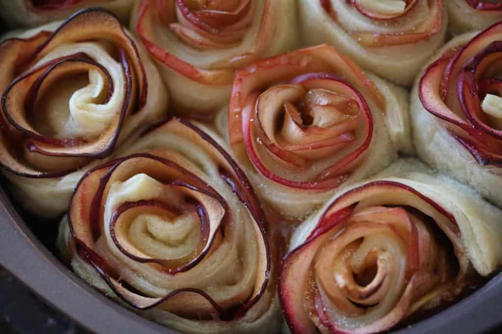 apple roses with puff pastry freshly baked