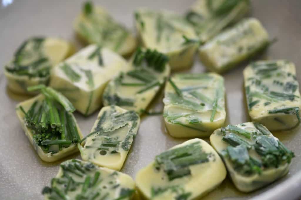 chives frozen in olive oil