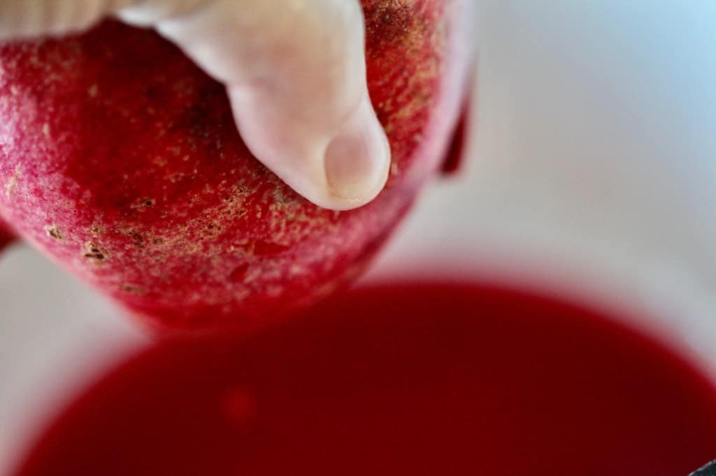 one pomegranate will yield approximately 1/2 cup of pomegranate juice